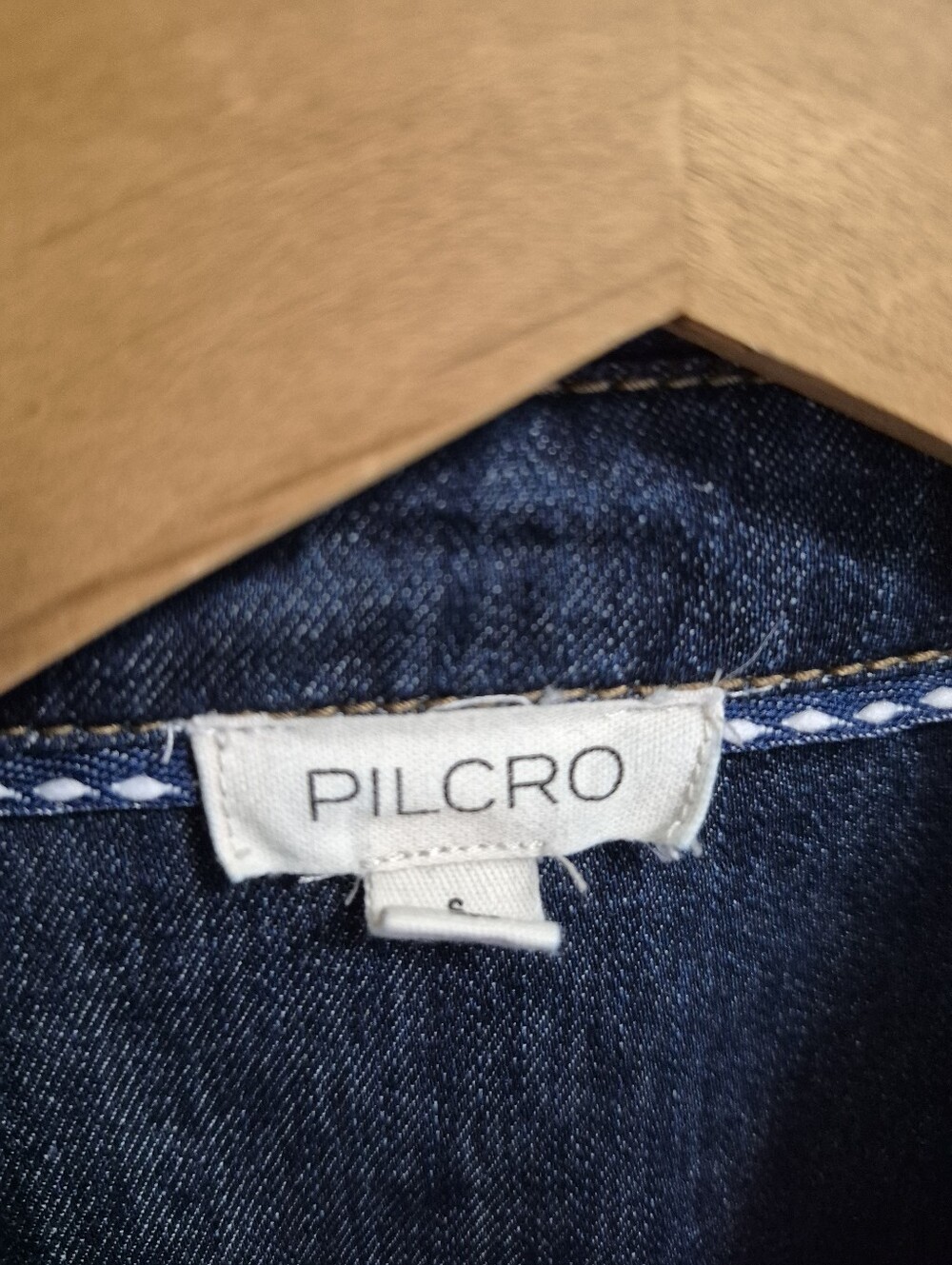 Pilcro Ozzi Ruffle-Sleeve Buttondown Denim Shirt Size Small - Picture 4 of 7